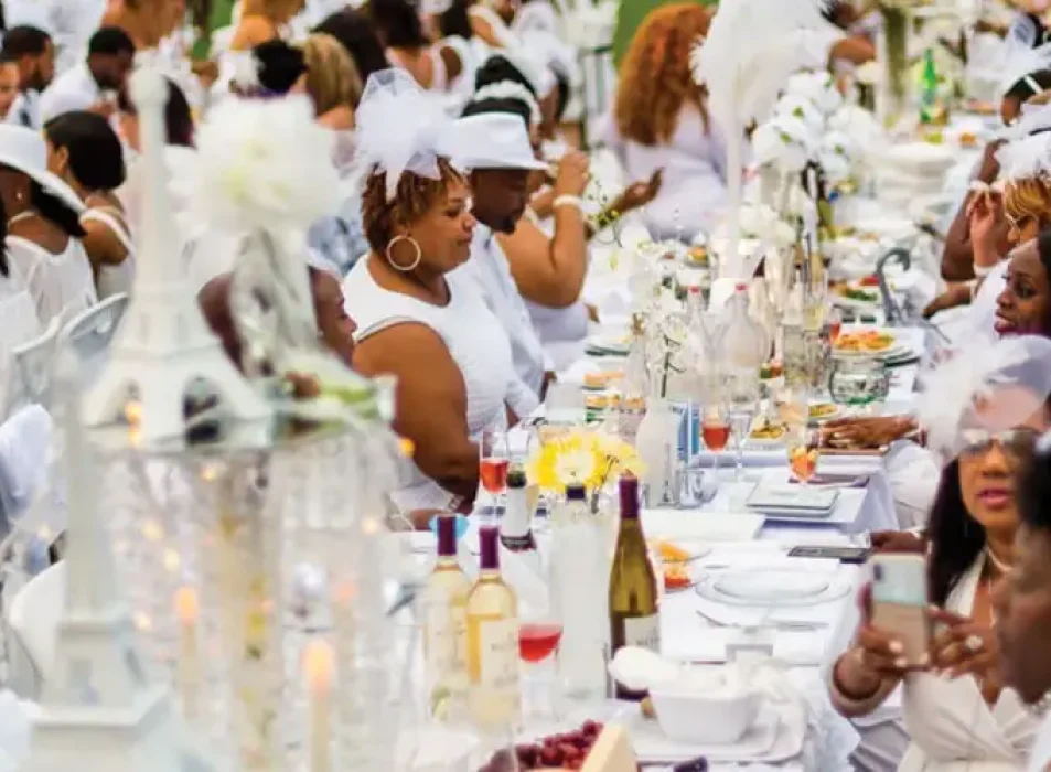 dinner-en-blanc Diner en Blanc